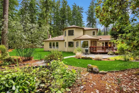 4889 NE N Tolo, Bainbridge Island, WA 98110