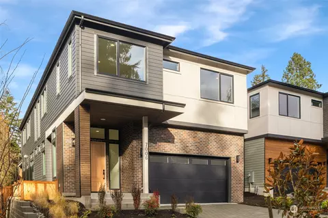 7006 NE 134th St, Kirkland, WA 98034