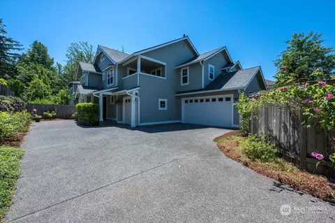 739 S 47th St, Renton, WA 98055