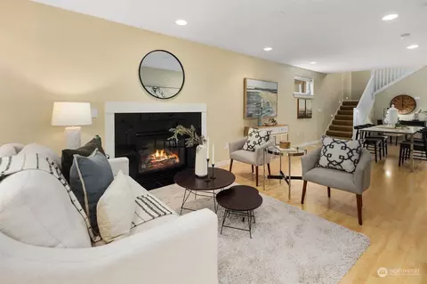 917 18th Ave #D, Seattle, WA 98122