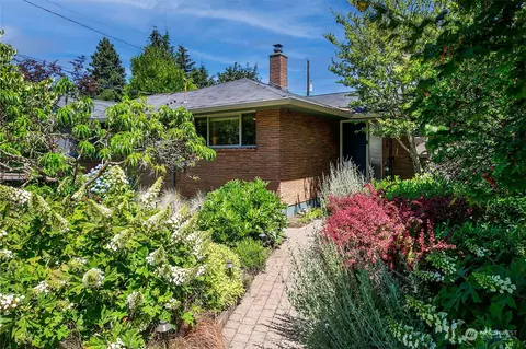 6236 54th Ave NE, Seattle, WA 98115
