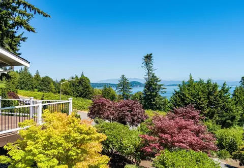 4365 Krieg Ln, Oak Harbor, WA 98277
