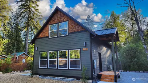 190 Skate Creek Rd N, Ashford, WA 98304