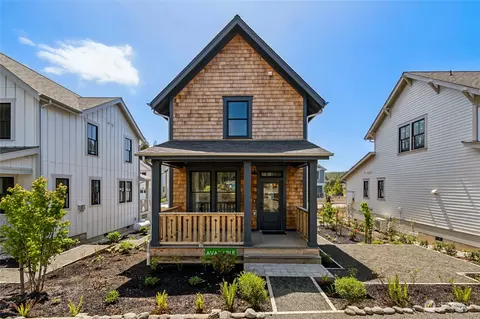 15 Spoke Ln, Pacific Beach, WA 98571