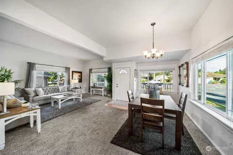 Dining - 3140 Harding St, Enumclaw, WA 98022 photo 2 of 2