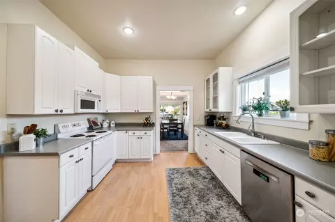 Kitchen - 3140 Harding St, Enumclaw, WA 98022 photo 1 of 1