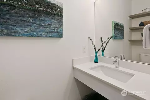 111 E Louisa St, Seattle, WA 98102 photo 23