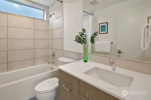 111 E Louisa St, Seattle, WA 98102 photo 22