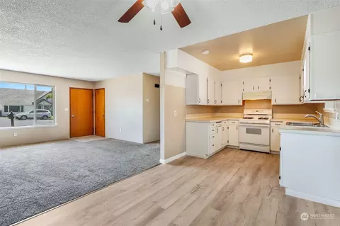 205 E Cedar St, Othello, WA 99344 photo 7