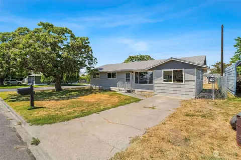 205 E Cedar St, Othello, WA 99344 photo 2