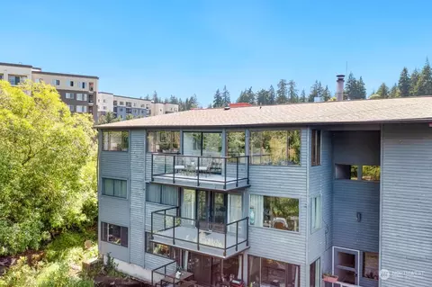 19414 Aurora Ave N #314, Shoreline, WA 98133