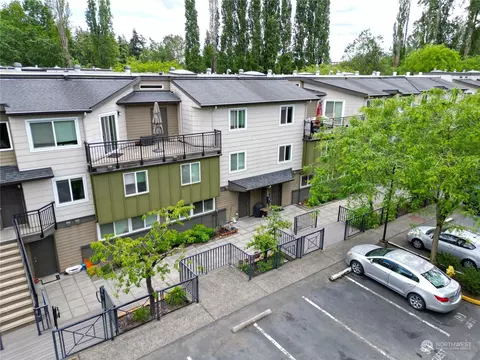 15821 Leary Way NE #C130, Redmond, WA 98052