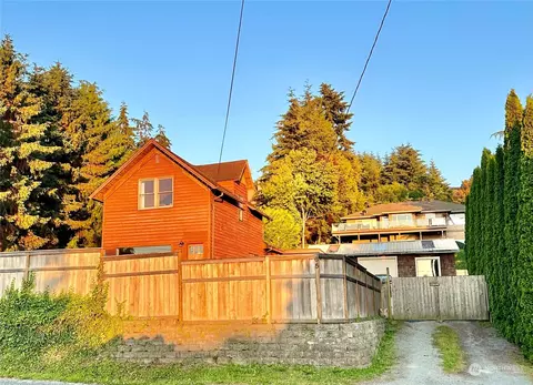 86 E North Camano Dr, Camano Island, WA 98282