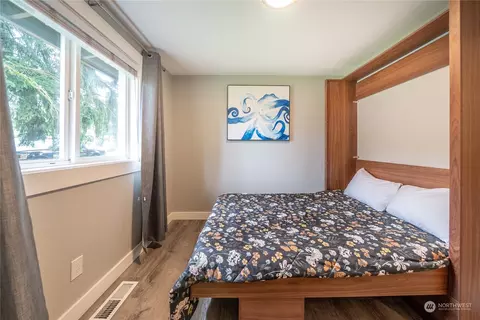 Bedroom - 17920 91st Pl NE, Bothell, WA 98011 photo 3 of 3