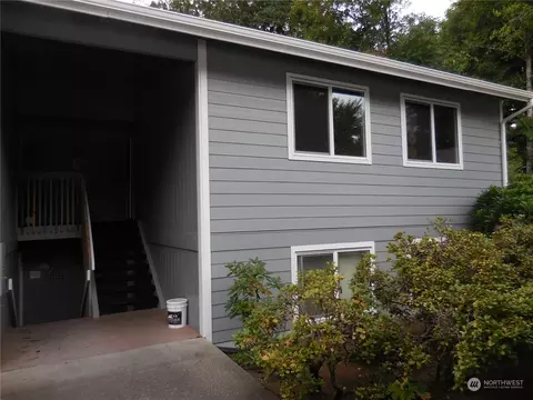 2949 SE Mile Hill Dr #C-8, Port Orchard, WA 98366