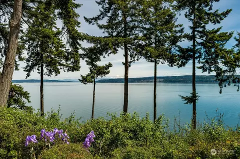 619 Race Rd, Coupeville, WA 98239