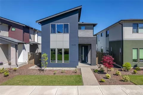 33499 Three Lakes Ln, Black Diamond, WA 98010