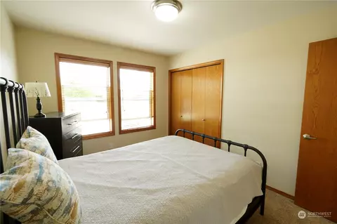Bedroom - 1031 New Meadows Loop, Sequim, WA 98382 photo 4 of 5