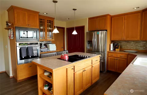Kitchen - 1031 New Meadows Loop, Sequim, WA 98382 photo 3 of 5
