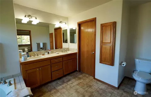 Bath - 1031 New Meadows Loop, Sequim, WA 98382 photo 3 of 5