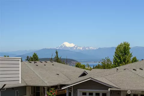3614 Portage Ln #102, Anacortes, WA 98221