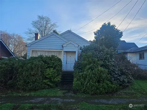 1713 W 6th St, Aberdeen, WA 98520