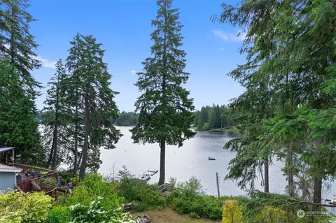 2151 E Trails End Dr, Belfair, WA 98528