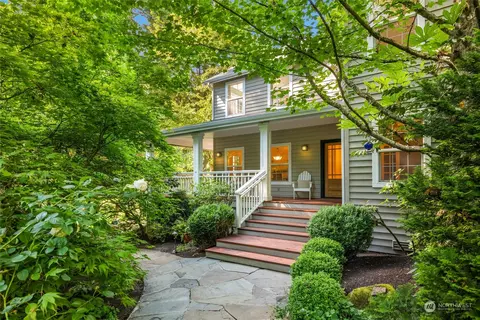 6977 Island Center Rd NE, Bainbridge Island, WA 98110