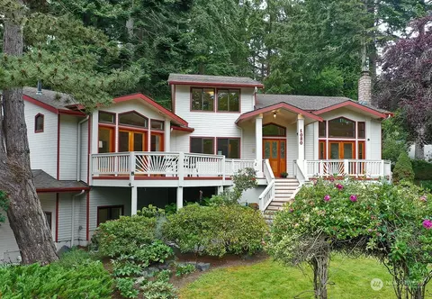 1020 Honeymoon Lake Dr, Greenbank, WA 98253