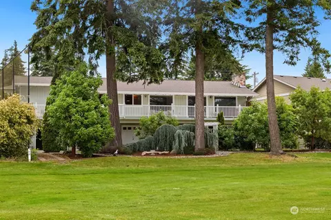 287 Camaloch Dr, Camano Island, WA 98282
