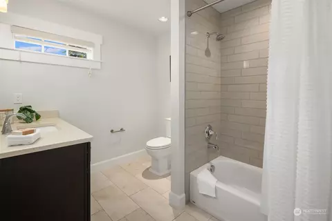 1504 37th Ave E, Seattle, WA 98112 photo 29