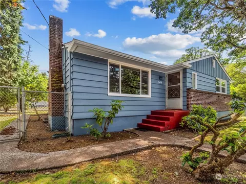 616 160th St S, Spanaway, WA 98387