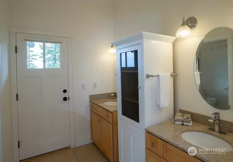 Bath - 481 Carriage Dr, Sequim, WA 98382 photo 3 of 4