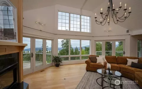 Living - 481 Carriage Dr, Sequim, WA 98382 photo 2 of 4
