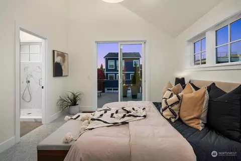 706 N 76th St, Seattle, WA 98103 photo 18