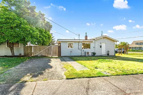 205 S 15th St, Lynden, WA 98264