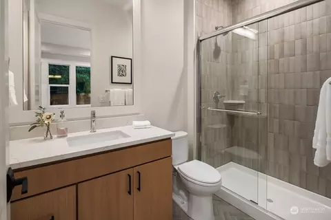 Bath - 9034 NE 178th St, Bothell, WA 98011 photo 4 of 5
