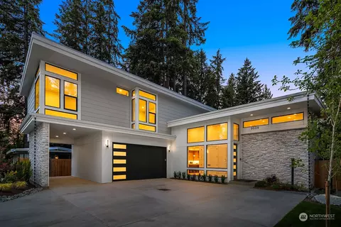 9034 NE 178th St, Bothell, WA 98011