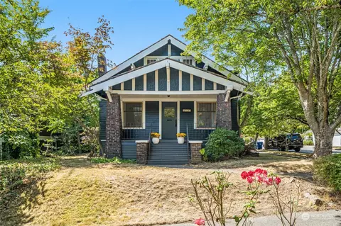4239 4th Ave NE, Seattle, WA 98105