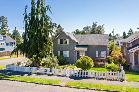 2001 Rockefeller Ave, Everett, WA 98201