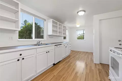 2001 Rockefeller Ave, Everett, WA 98201 photo 17