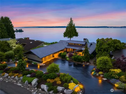 10835 Bill Point Blf NE, Bainbridge Island, WA 98110