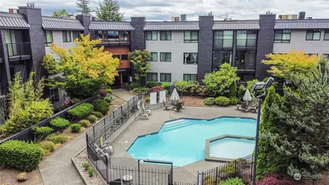 11300 1st Ave NE #127, Seattle, WA 98125