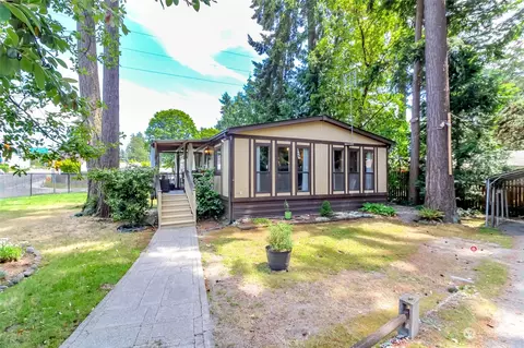 1105 S 200th St, Des Moines, WA 98198