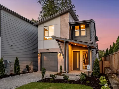9212 124th Ave NE, Kirkland, WA 98033