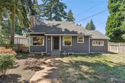 10745 Ashworth Ave N, Seattle, WA 98133