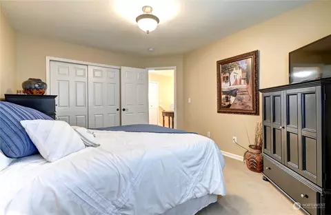 Bedroom - 2002 189th Pl SE, Bothell, WA 98012 photo 5 of 5