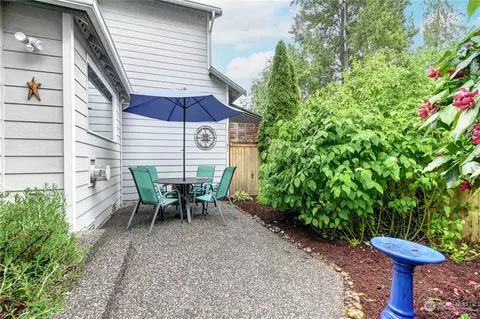 Exterior - 2002 189th Pl SE, Bothell, WA 98012 photo 4 of 5