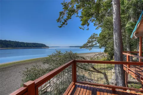 21 E Herron Blvd NW, Lakebay, WA 98349