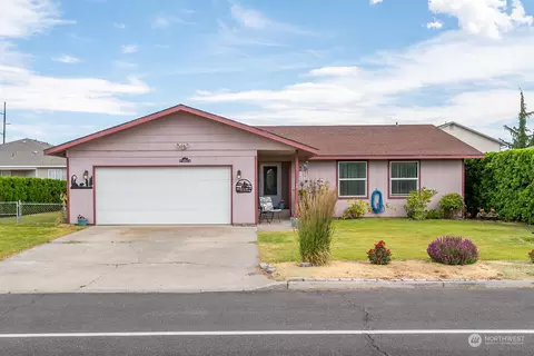 246 D St NE, Ephrata, WA 98823